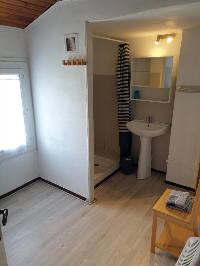 Appartement 62 M2 1Er Etage Avec Jardin Au Rdc Saint-Génis Kültér fotó