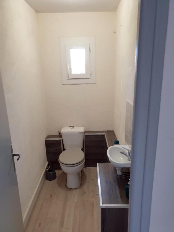 Appartement 62 M2 1Er Etage Avec Jardin Au Rdc Saint-Génis Kültér fotó