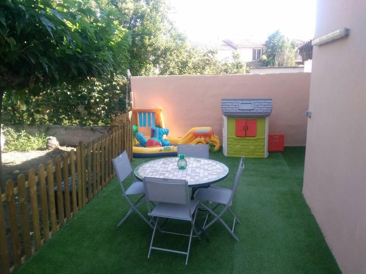 Appartement 62 M2 1Er Etage Avec Jardin Au Rdc Saint-Génis Kültér fotó